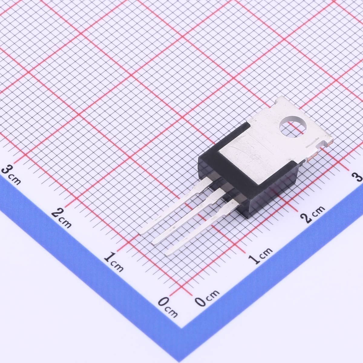 三极管TIP32