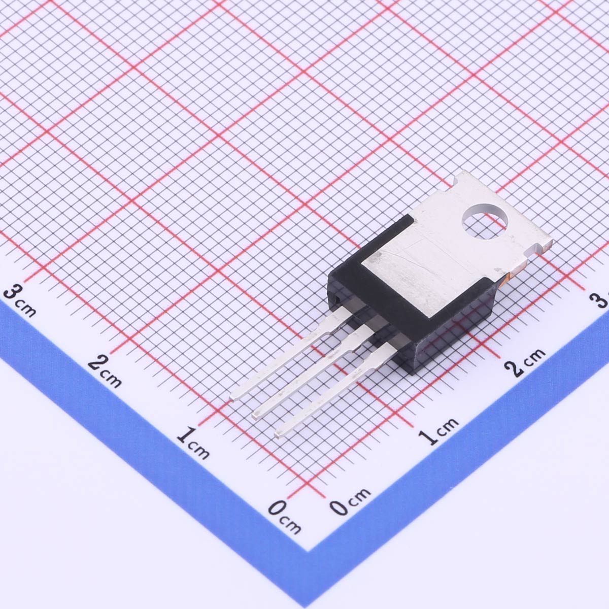 三极管TIP32B