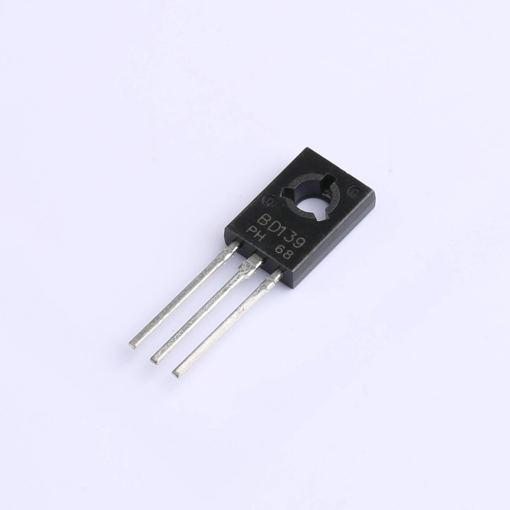 三极管BD139