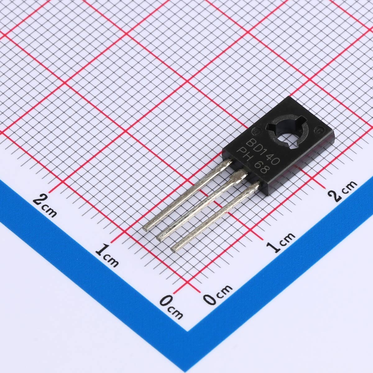 三极管BD140